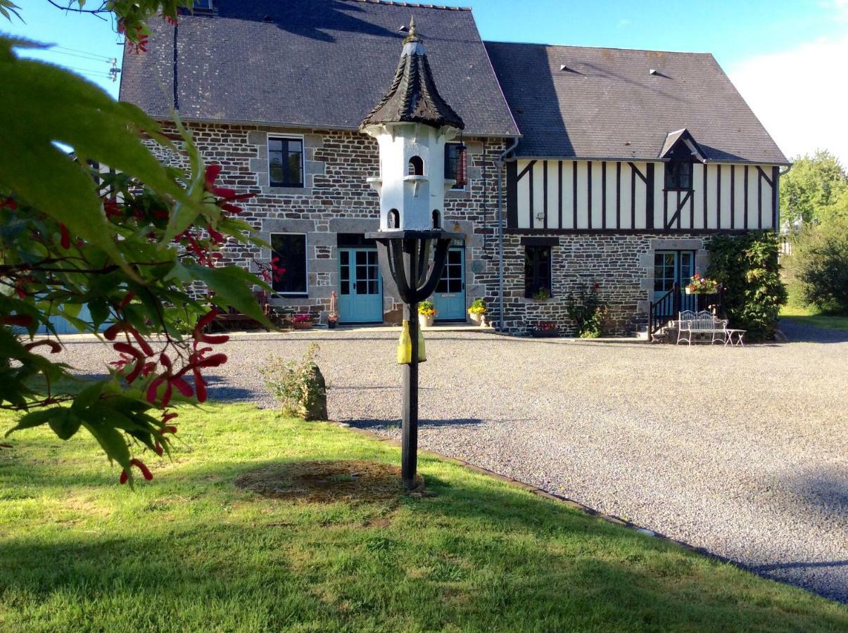 Maison Mai Or La Petite Maison Mai Or La Petite Grange Or All Three La Chapelle-Uree Экстерьер фото